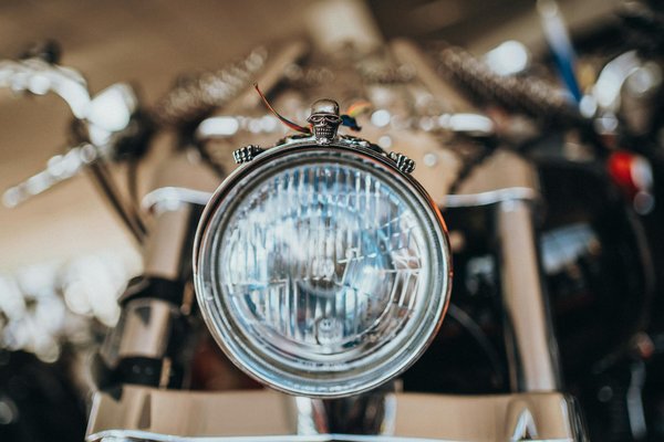 Comment les avancées en matière de matériaux composites transforment-elles la fabrication automobile?